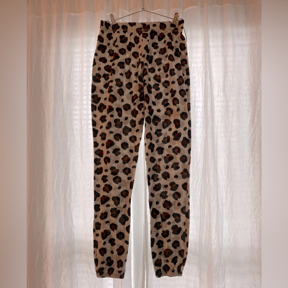 KIKIT sweat-style,cheetah print pants. Size S - Picture 3 of 4